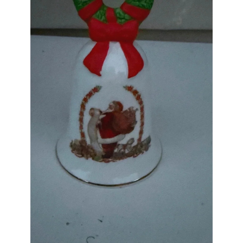 Avon Christmas 1995 Porcelain Bell Santa Claus Wreath Handle Fine Collectibles